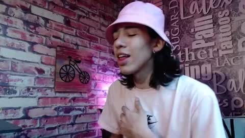 Snapshot of ronymiller_1 chatting on December 17, 3:39 pm RonyMiller 1 online show from December 17, 3:39 pm