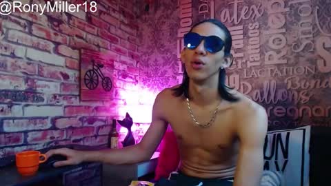 Snapshot of ronymiller_1 chatting on January 11, 2:04 pm RonyMiller 1 online show from January 11, 2:04 pm