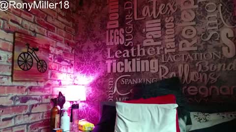 Snapshot of ronymiller_1 chatting on January 13, 6:59 pm RonyMiller 1 online show from January 13, 6:59 pm