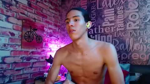 Snapshot of ronymiller_1 chatting on January 17, 4:47 pm RonyMiller 1 online show from January 17, 4:47 pm