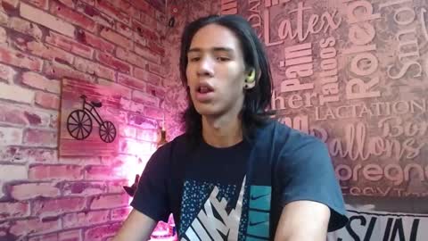 Snapshot of ronymiller_1 chatting on January 22, 3:29 pm RonyMiller 1 online show from January 22, 3:29 pm