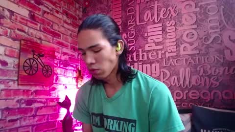 Snapshot of ronymiller_1 chatting on January 26, 3:36 pm RonyMiller 1 online show from January 26, 3:36 pm