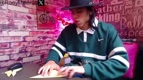 Snapshot of ronymiller_1 chatting on February 14, 5:03 pm RonyMiller 1 online show from February 14, 5:03 pm