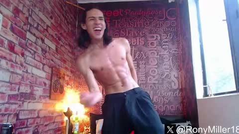 Snapshot of ronymiller_1 chatting on February 27, 4:10 pm RonyMiller 1 online show from February 27, 4:10 pm