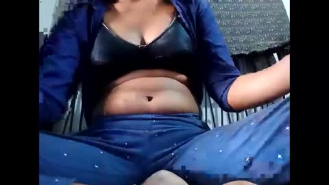 roop_sexy642 online show from April 21, 5:47 am