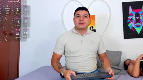 Snapshot of rooxxyy_ chatting on November 16, 1:44 am online show from November 16, 1:44 am