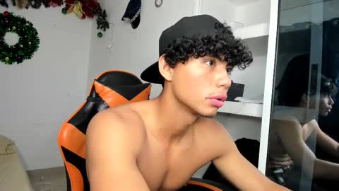 Snapshot of rory_peters_ chatting on February 14, 12:02 pm rory_peters_ online show from February 14, 12:02 pm