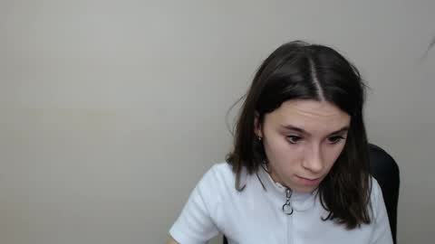 Snapshot of rosalais_ chatting on September 11, 6:35 am Rose online show from September 11, 6:35 am