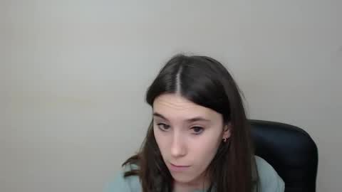 Snapshot of rosalais_ chatting on October 9, 6:33 am Rose online show from October 9, 6:33 am