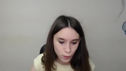 Snapshot of rosalais_ chatting on October 10, 6:45 am Rose online show from October 10, 6:45 am