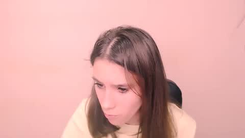 Snapshot of rosalais_ chatting on October 18, 6:26 am Rose online show from October 18, 6:26 am