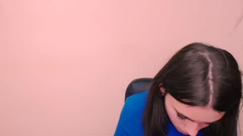 Snapshot of rosalais_ chatting on October 23, 7:18 am Rose online show from October 23, 7:18 am