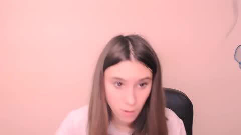 Snapshot of rosalais_ chatting on November 12, 8:04 am Rose online show from November 12, 8:04 am