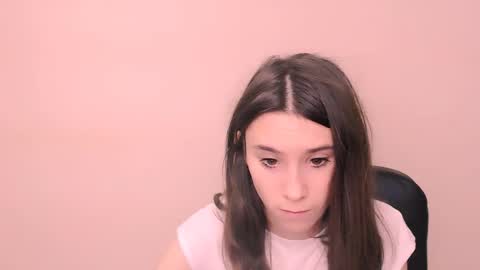 Snapshot of rosalais_ chatting on November 20, 7:41 am Rose online show from November 20, 7:41 am