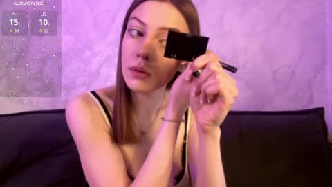 rosaliehue online show from March 12, 2:12 pm