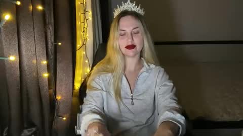 Snapshot of rosaliiiiii chatting on October 25, 4:02 pm Rosali online show from October 25, 4:02 pm