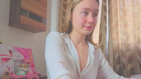 rosalina online show from February 5, 7:35 am