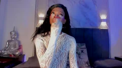 rosaly_rodman online show from February 28, 7:04 pm