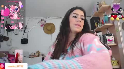 Snapshot of rosario_1996 chatting on November 18, 6:07 am rosario_1996 online show from November 18, 6:07 am