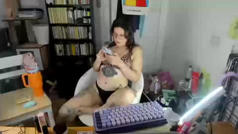 Snapshot of rose257044 chatting on October 11, 6:39 pm rose257044 online show from October 11, 6:39 pm