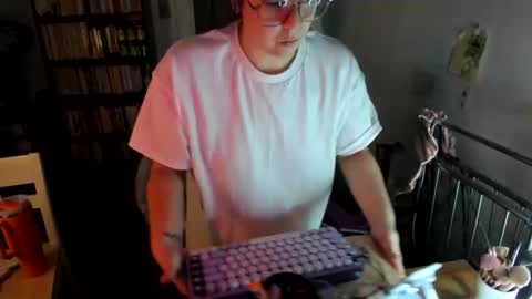 Snapshot of rose257044 chatting on November 30, 3:38 pm rose257044 online show from November 30, 3:38 pm