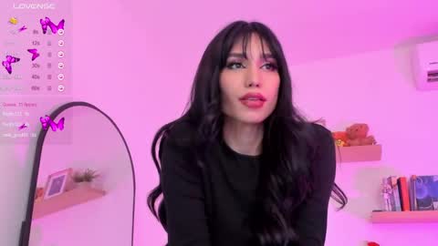 Snapshot of rose__saenz chatting on December 18, 1:15 am Rose Saenz online show from December 18, 1:15 am