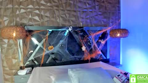 Snapshot of rose_evans__ chatting on November 4, 4:22 am Rose online show from November 4, 4:22 am