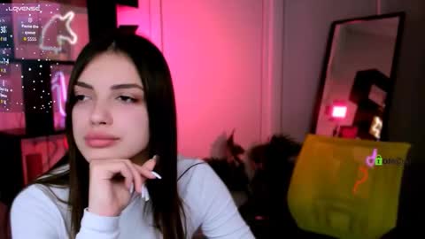 rose online show from November 26, 7:15 pm