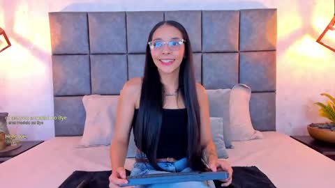 roseaurora online show from April 17, 11:13 am