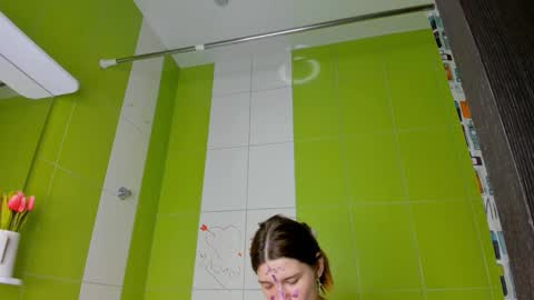 Snapshot of roseblanche2k chatting on March 9, 5:28 pm Florin online show from March 9, 5:28 pm