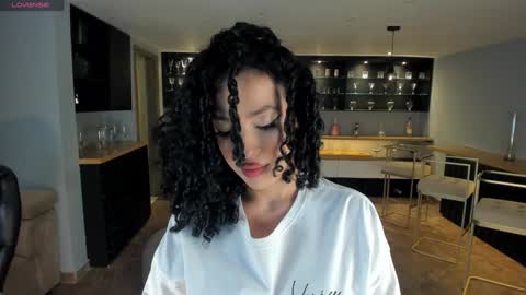 Snapshot of roseferrera chatting on January 9, 8:11 pm Rose online show from January 9, 8:11 pm