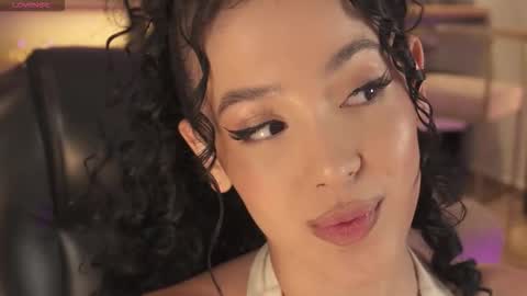 Snapshot of roseferrera chatting on October 26, 6:58 pm Rose online show from October 26, 6:58 pm