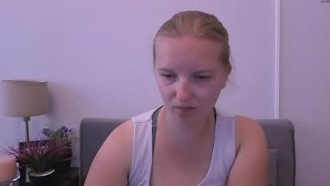 Snapshot of rosehypnotic chatting on June 25, 7:46 am Rose online show from June 25, 7:46 am