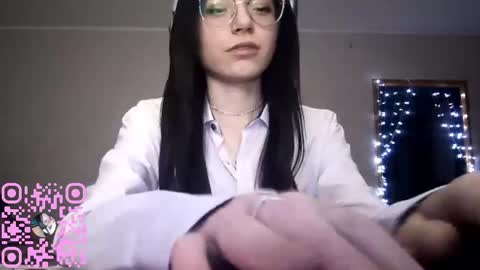 Snapshot of rosellalafferty chatting on December 17, 8:37 pm Violeta online show from December 17, 8:37 pm