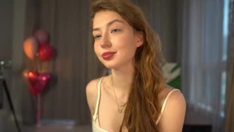 Snapshot of rosellegaeta chatting on October 19, 4:24 am Elsa online show from October 19, 4:24 am