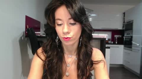 Snapshot of roselynsun chatting on November 23, 1:44 pm Rose online show from November 23, 1:44 pm