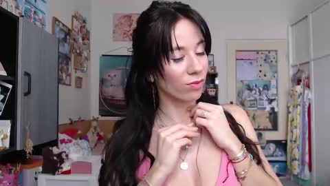 Snapshot of roselynsun chatting on February 17, 11:50 am Rose online show from February 17, 11:50 am