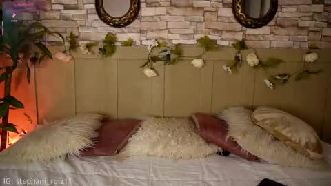 Snapshot of rosemary_rain chatting on December 18, 10:49 pm Stephani online show from December 18, 10:49 pm