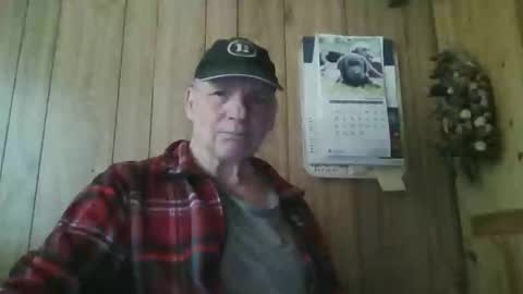 roses2u1958 online show from April 20, 9:56 am