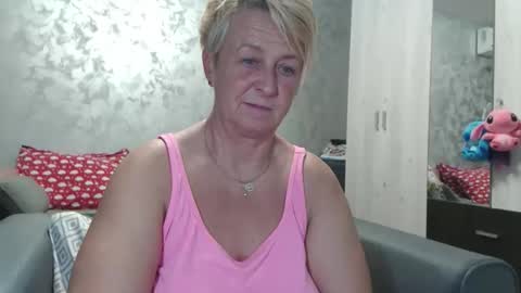 Lovepinklilly online show from September 30, 5:18 pm