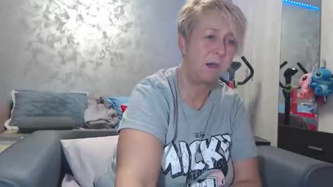 Lovepinklilly online show from March 3, 5:52 pm