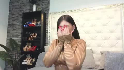 Snapshot of rosevanessa chatting on December 18, 7:47 am Gabriela online show from December 18, 7:47 am
