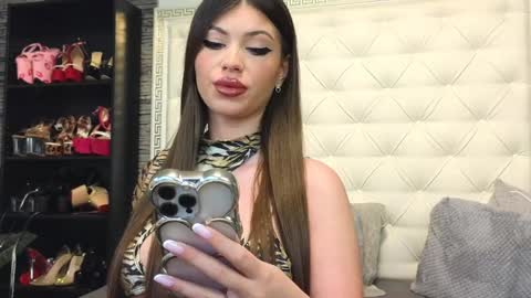 Snapshot of rosevanessa chatting on January 22, 6:52 am Gabriela online show from January 22, 6:52 am