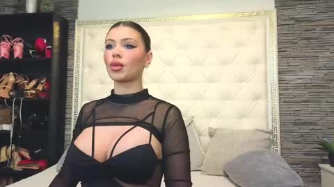 Snapshot of rosevanessa chatting on February 25, 6:31 pm Gabriela online show from February 25, 6:31 pm