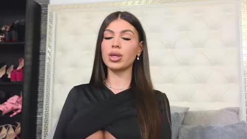 Snapshot of rosevanessa chatting on October 20, 6:03 am Gabriela online show from October 20, 6:03 am
