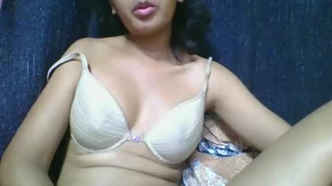 rosia685234 online show from March 16, 9:35 am