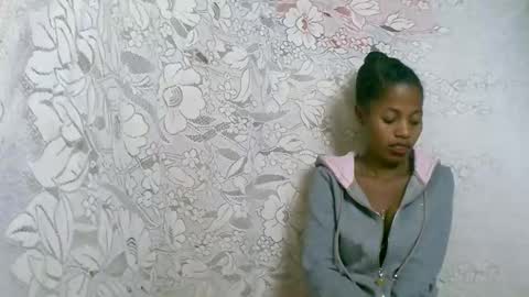 Snapshot of rosiahot1 chatting on October 28, 2:04 am rosia online show from October 28, 2:04 am