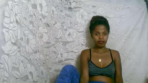 Snapshot of rosiahot1 chatting on November 12, 11:10 am rosia online show from November 12, 11:10 am