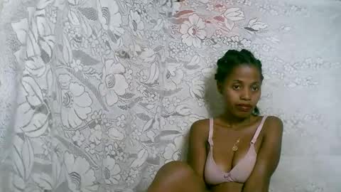 Snapshot of rosiahot1 chatting on November 17, 2:45 pm rosia online show from November 17, 2:45 pm