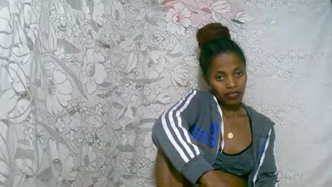 Snapshot of rosiahot1 chatting on December 1, 3:17 pm rosia online show from December 1, 3:17 pm